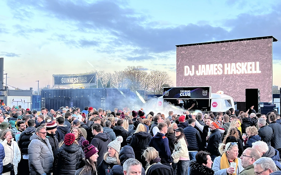 supersized sustainable dj booth at tottenham hotspur stadium for saracens rugby event